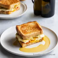 Croque Monsieur B&eacute;chamel: Le Classique Bistro Facile!
