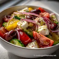 Salade grecque : Recette traditionnelle rapide (Horiatiki Salata)