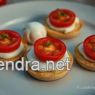Blinis Tomate-Mozza Minute : L'Ap&eacute;ro Soleil Facile !